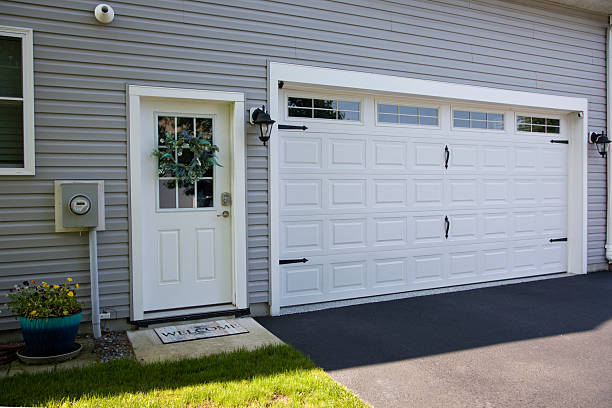24/7 Emergency Garage Door Panel Replacement experts in Milton, WV
